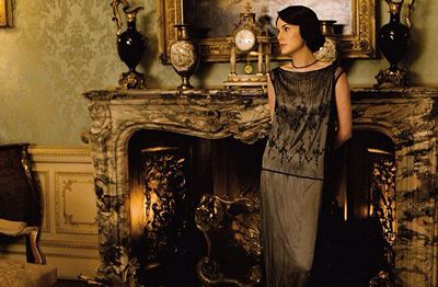 DA5 Lady Mary at fireplace x 400