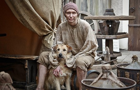Eleanor Tomlinson as Demelza in Poldark 2015